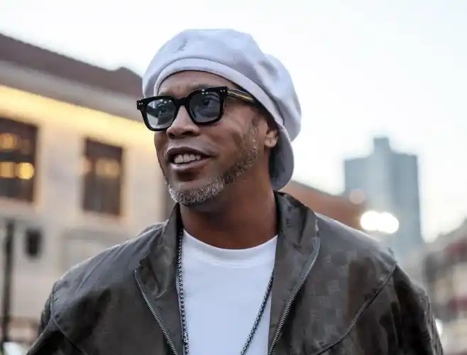 KG话里隐 KG话里隐